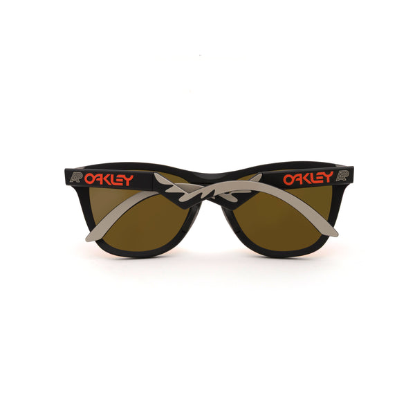 A&P® x OAKLEY® FROGSKINS HYBRID™ MATTE BLACK w/ PRIZM RUBY